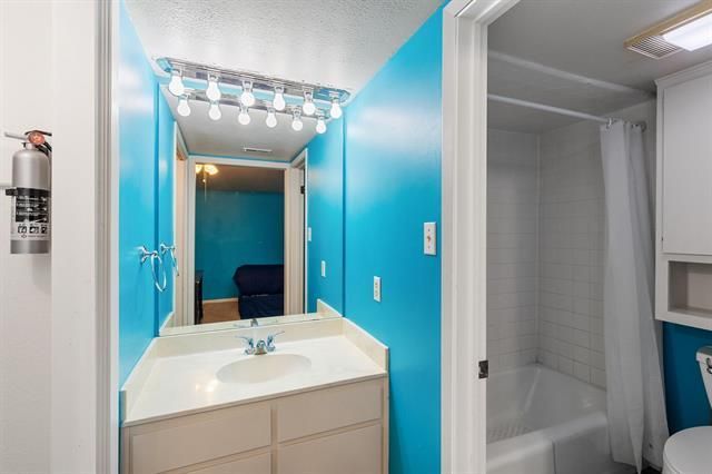 704 Horseshoe Bay BLVD F, Horseshoe Bay, TX 78657