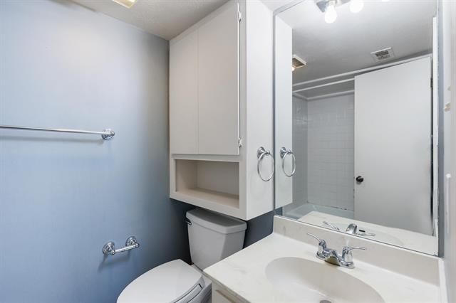 704 Horseshoe Bay BLVD F, Horseshoe Bay, TX 78657