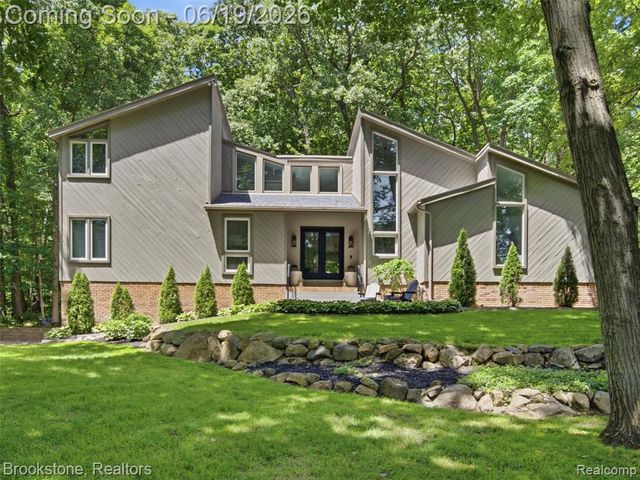 7450 Deerhill Drive, Clarkston, MI 48346