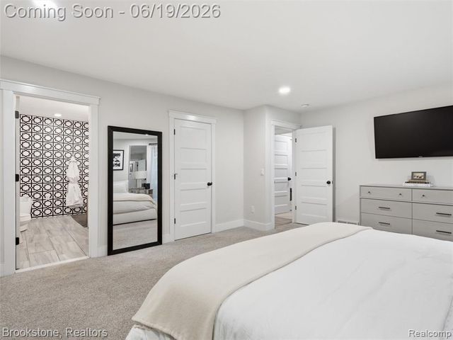 7450 Deerhill Drive, Clarkston, MI 48346