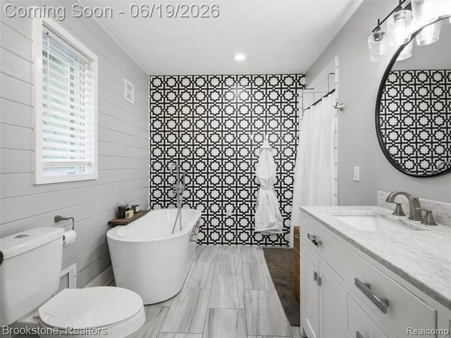 7450 Deerhill Drive, Clarkston, MI 48346