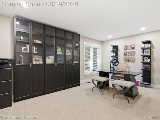 7450 Deerhill Drive, Clarkston, MI 48346