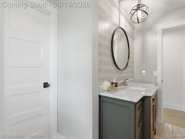 7450 Deerhill Drive, Clarkston, MI 48346