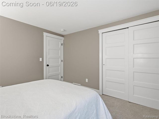 7450 Deerhill Drive, Clarkston, MI 48346