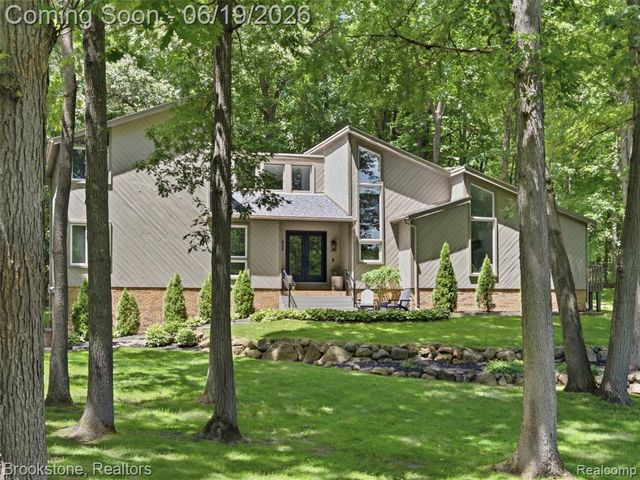 7450 Deerhill Drive, Clarkston, MI 48346