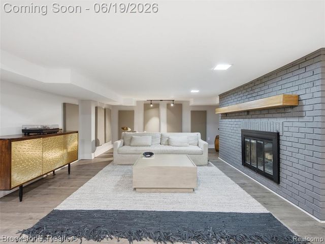 7450 Deerhill Drive, Clarkston, MI 48346