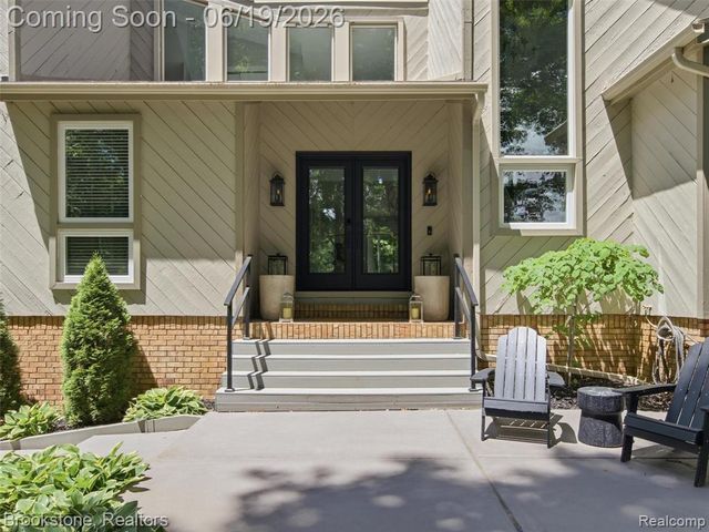 7450 Deerhill Drive, Clarkston, MI 48346