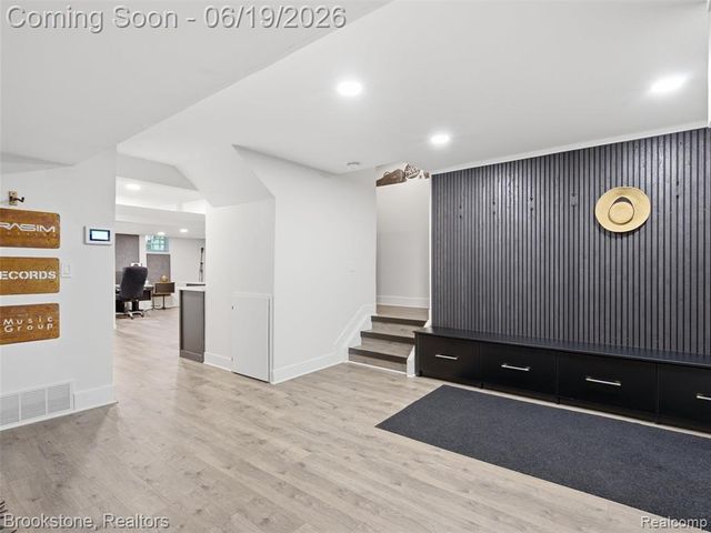 7450 Deerhill Drive, Clarkston, MI 48346