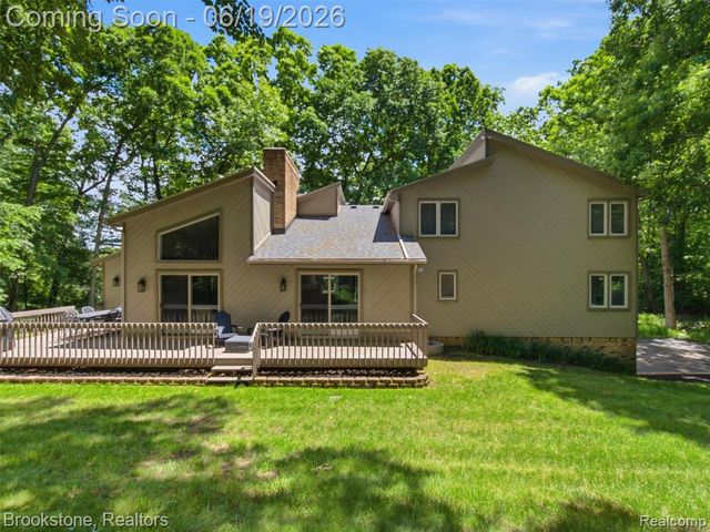 7450 Deerhill Drive, Clarkston, MI 48346