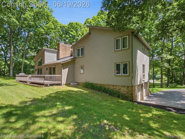 7450 Deerhill Drive, Clarkston, MI 48346