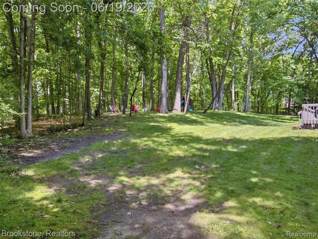 7450 Deerhill Drive, Clarkston, MI 48346