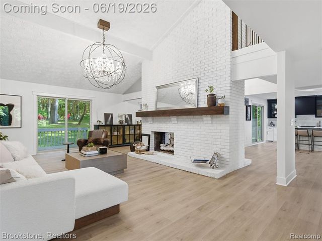 7450 Deerhill Drive, Clarkston, MI 48346
