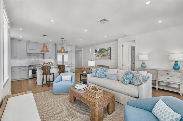 136 W Cotter Ave 20, Port Aransas, TX 78373