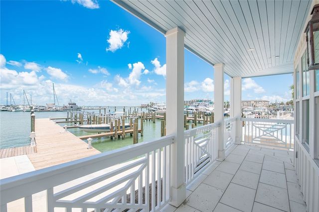 136 W Cotter Ave 20, Port Aransas, TX 78373