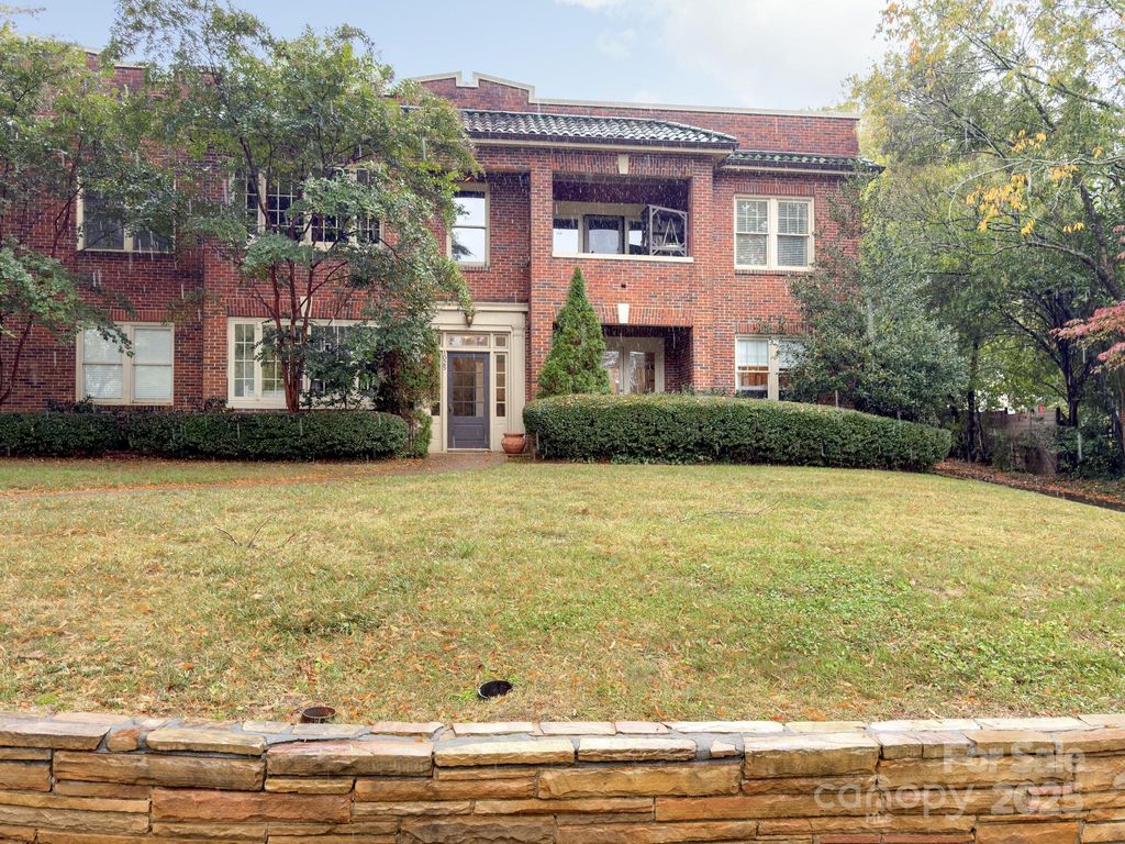 1025 Ardsley Road 104, Charlotte, NC 28207