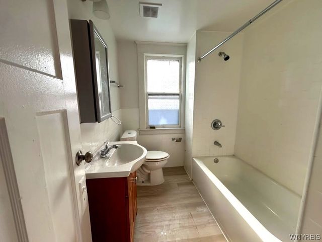 39 Frankfort Avenue, Buffalo, NY 14211