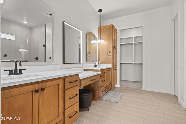 241 MAR VISTA Place, Horizon City, TX 79928