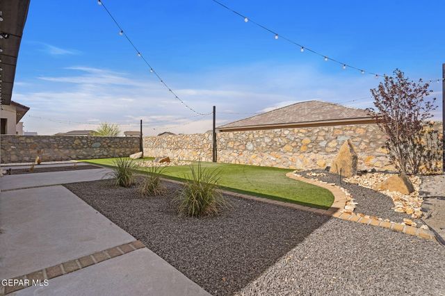 241 MAR VISTA Place, Horizon City, TX 79928