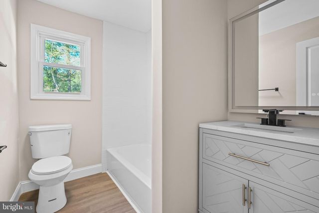 393 E MILLSTREAM RD, Cream Ridge, NJ 08514