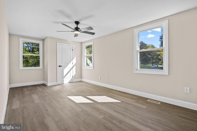 393 E MILLSTREAM RD, Cream Ridge, NJ 08514