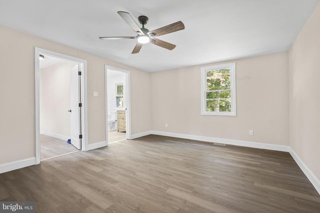 393 E MILLSTREAM RD, Cream Ridge, NJ 08514