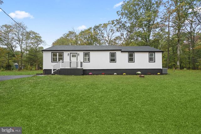 393 E MILLSTREAM RD, Cream Ridge, NJ 08514