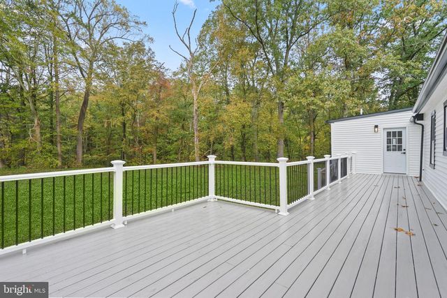 393 E MILLSTREAM RD, Cream Ridge, NJ 08514