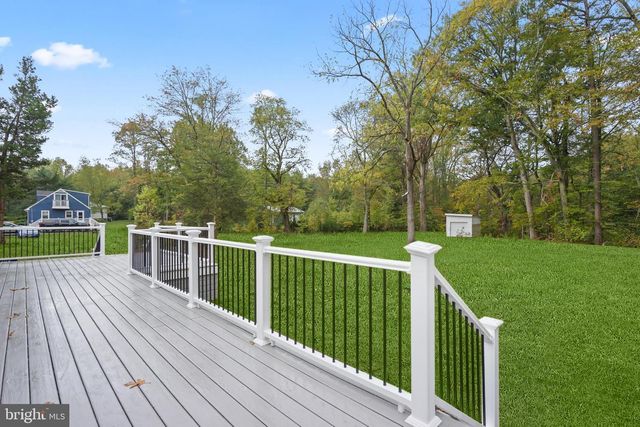 393 E MILLSTREAM RD, Cream Ridge, NJ 08514