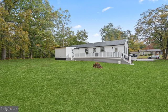 393 E MILLSTREAM RD, Cream Ridge, NJ 08514
