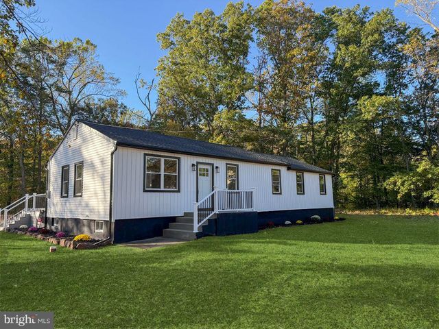 393 E MILLSTREAM RD, Cream Ridge, NJ 08514