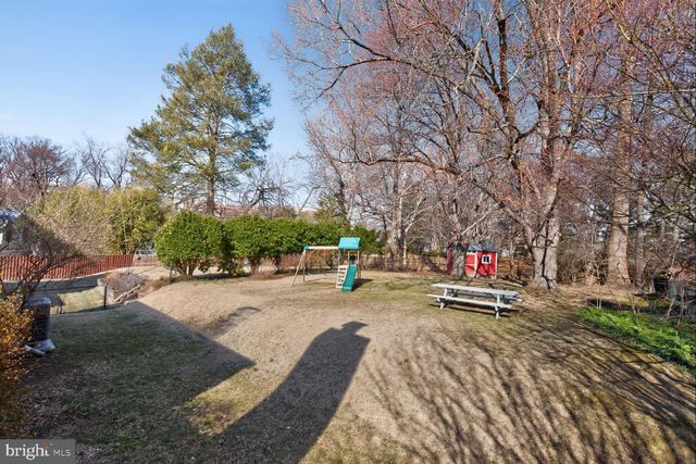 8515 ROSEWOOD DR, Bethesda, MD 20814