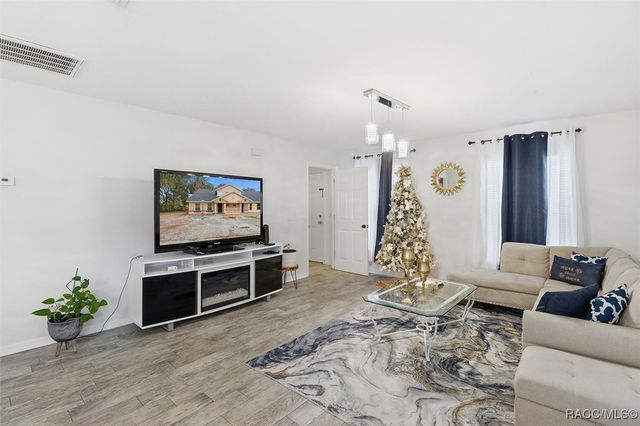 937 N Rembrandt Way 101, Inverness, FL 34453