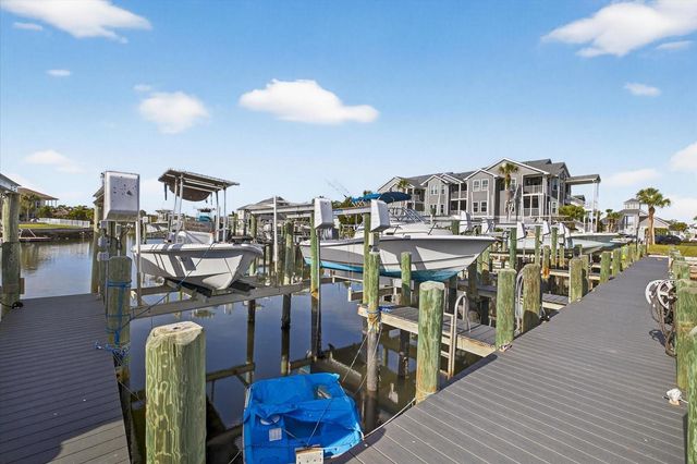 5712 BISCAYNE COURT 201, New Port Richey, FL 34652