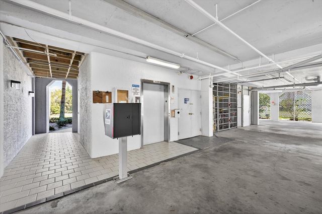 5712 BISCAYNE COURT 201, New Port Richey, FL 34652