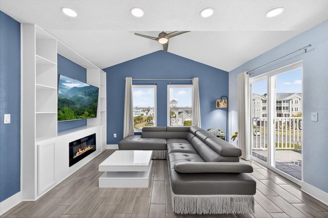 5712 BISCAYNE COURT 201, New Port Richey, FL 34652