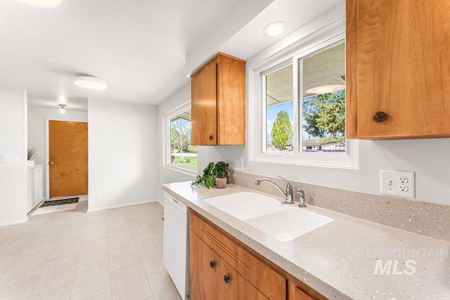 9625 W Halstead Dr, Boise, ID 83704