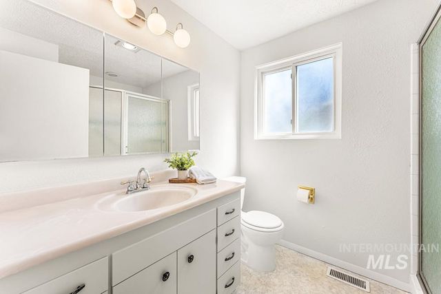 9625 W Halstead Dr, Boise, ID 83704