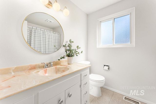 9625 W Halstead Dr, Boise, ID 83704