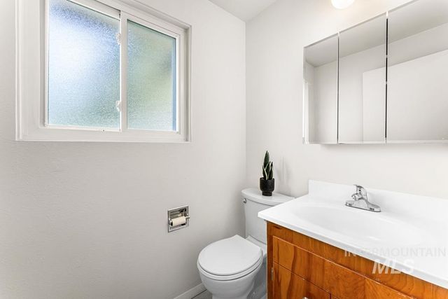 9625 W Halstead Dr, Boise, ID 83704