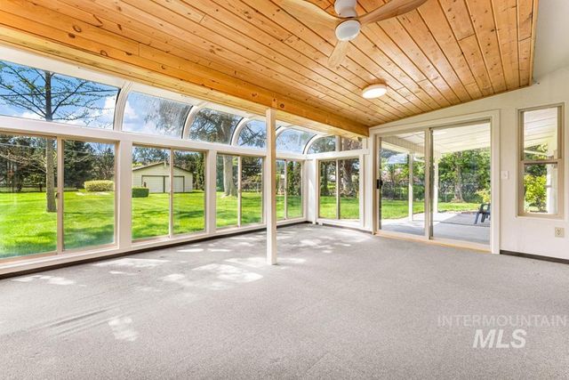 9625 W Halstead Dr, Boise, ID 83704