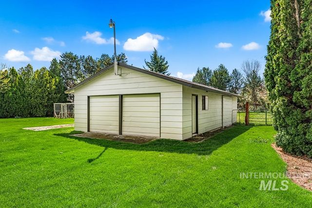 9625 W Halstead Dr, Boise, ID 83704