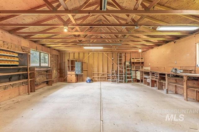 9625 W Halstead Dr, Boise, ID 83704