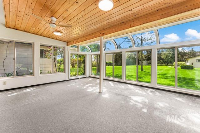 9625 W Halstead Dr, Boise, ID 83704