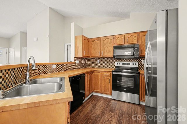 1117 Capps Hollow Drive, Charlotte, NC 28216