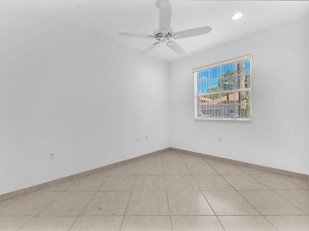 Image 15 of property listing at 7863 NW 61st Terrace, Parkland, FL 33067