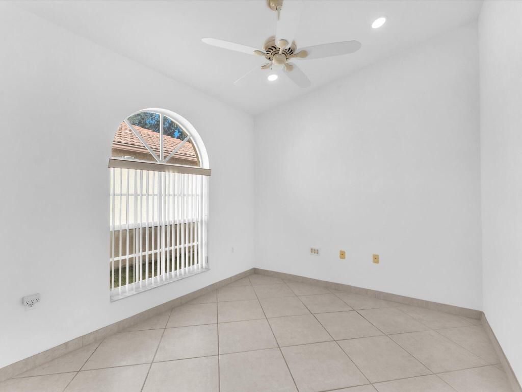 Image 16 of property listing at 7863 NW 61st Terrace, Parkland, FL 33067