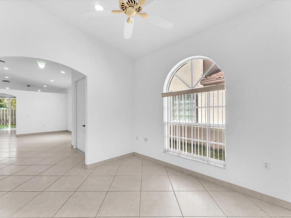 Image 17 of property listing at 7863 NW 61st Terrace, Parkland, FL 33067