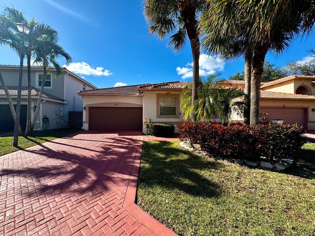 Image 2 of property listing at 7863 NW 61st Terrace, Parkland, FL 33067