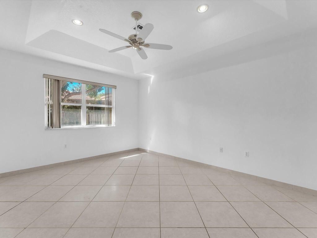 Image 25 of property listing at 7863 NW 61st Terrace, Parkland, FL 33067