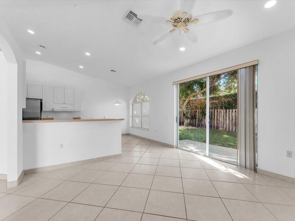 Image 27 of property listing at 7863 NW 61st Terrace, Parkland, FL 33067